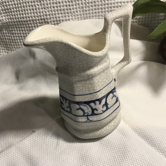 🐇Dedham Pottery~Potting Shed~RARE DESIGN~Milk Pitcher Blue Rabbit 5.5” tall🐇 - Picture 2 of 11